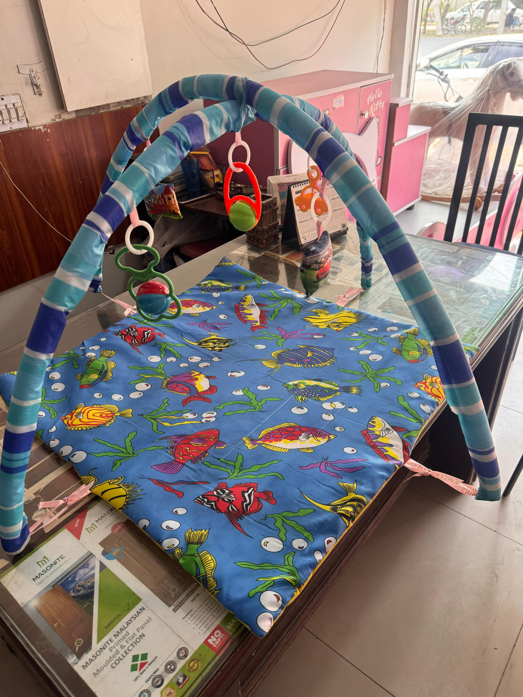 Fisher-Price Simply Senses Newborn Sensory Gym – Baby Activity Mat with 6 Toys